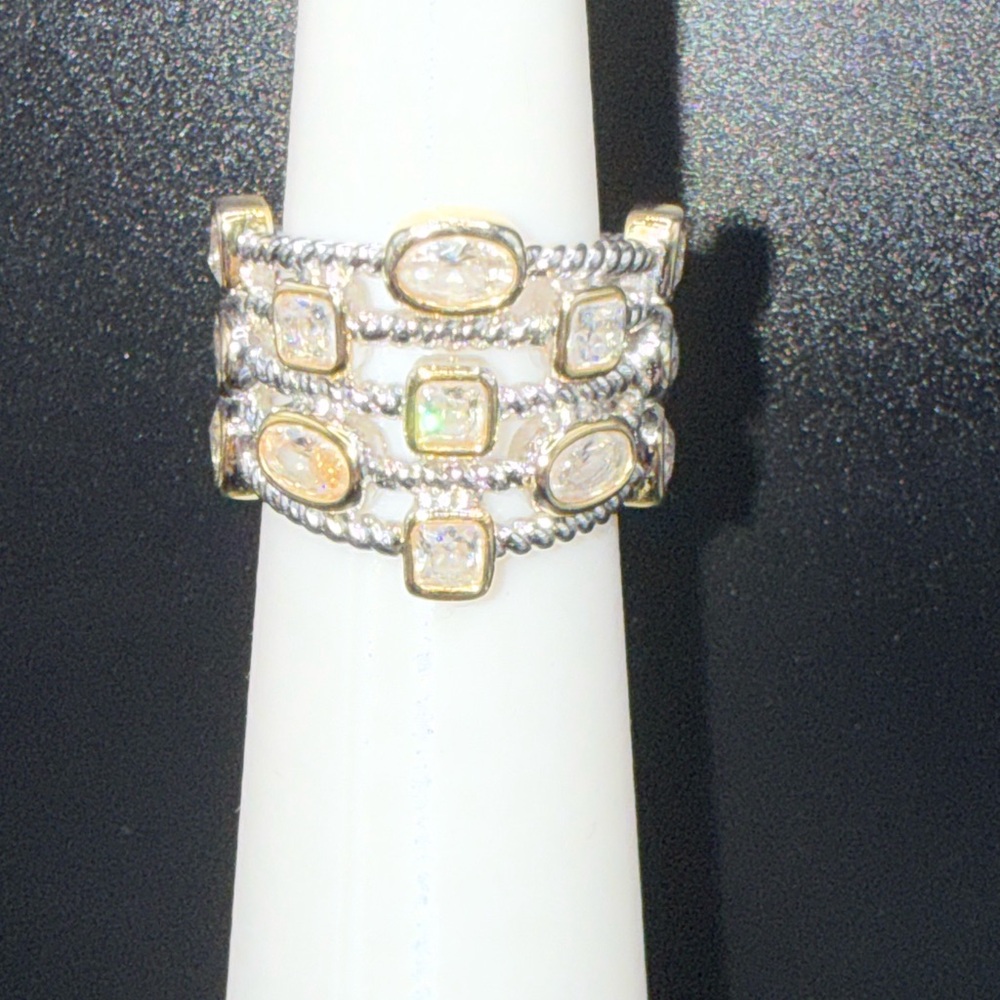 Confetti Ring - Clear Crystals    Beautiful on person. Loved one time